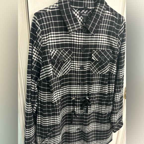 Torrid Size 1 Cinchwaist Lightweight Flannel - Size 1 - Picture 2 of 6